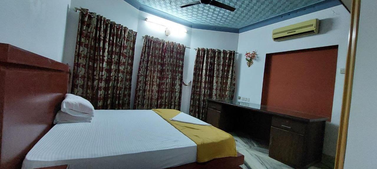 Jinan Palace Guest House Jinan Palace Guest House Nedumbassery Bagian luar foto