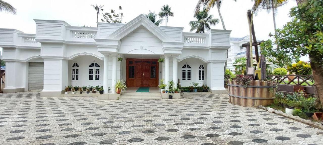 Jinan Palace Guest House Jinan Palace Guest House Nedumbassery Bagian luar foto