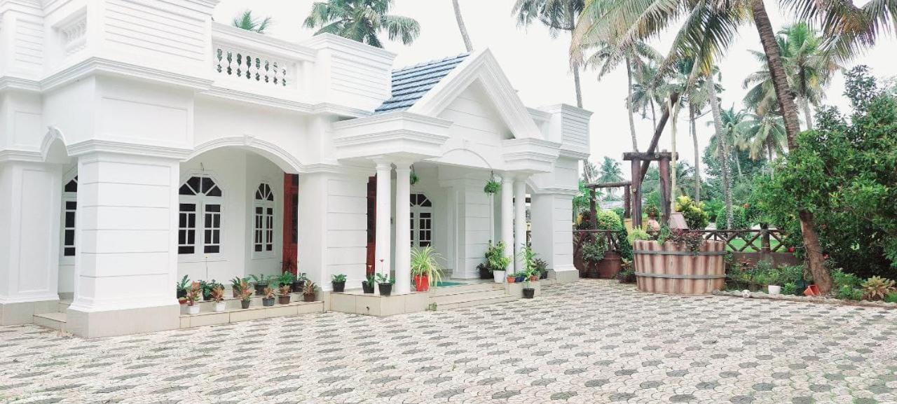 Jinan Palace Guest House Jinan Palace Guest House Nedumbassery Bagian luar foto
