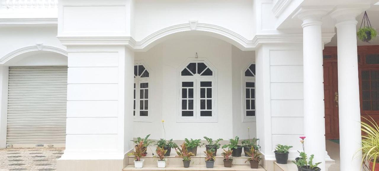 Jinan Palace Guest House Jinan Palace Guest House Nedumbassery Bagian luar foto