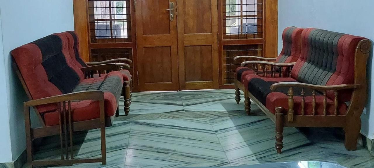 Jinan Palace Guest House Jinan Palace Guest House Nedumbassery Bagian luar foto