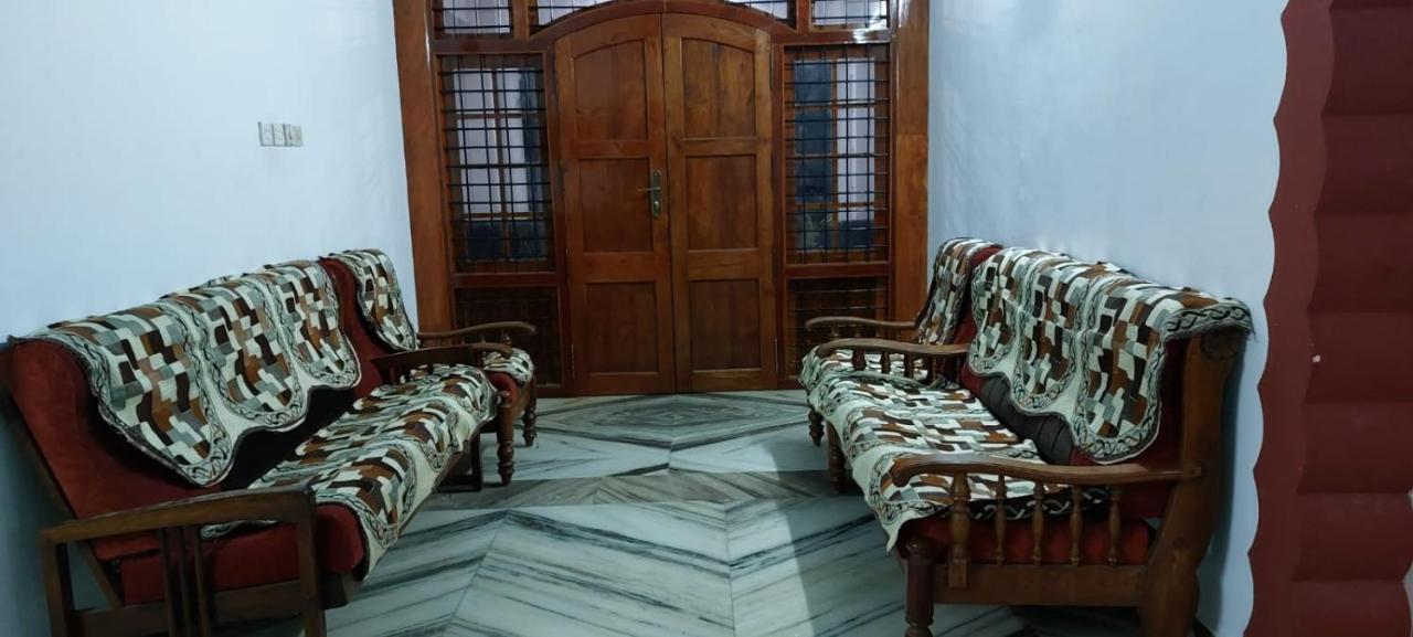 Jinan Palace Guest House Jinan Palace Guest House Nedumbassery Bagian luar foto